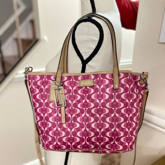 Coach Art Signature Small Tote bag - Picture 11 of 11